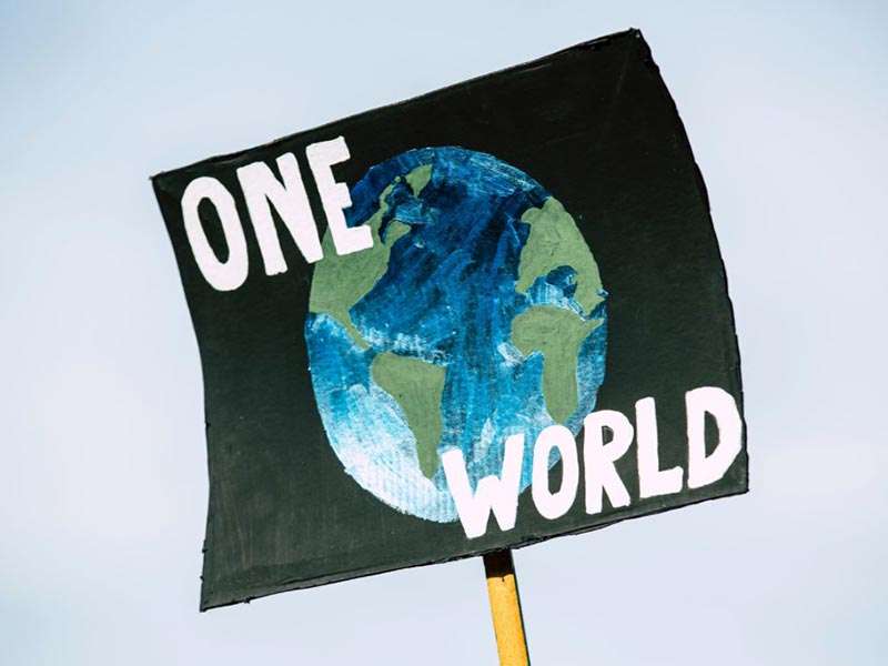 One-World-Schild